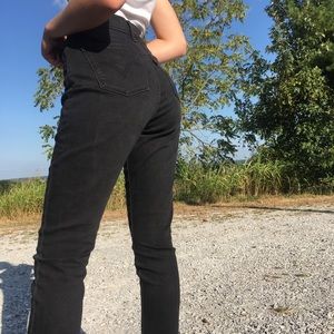 LEVIS HIGH WAISTED VINTAGE JEANS
